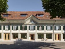 Weissensteingut Ostfassade Rolf Siegenthaler