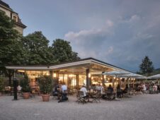 Kast kaeppeli parkcafe 01